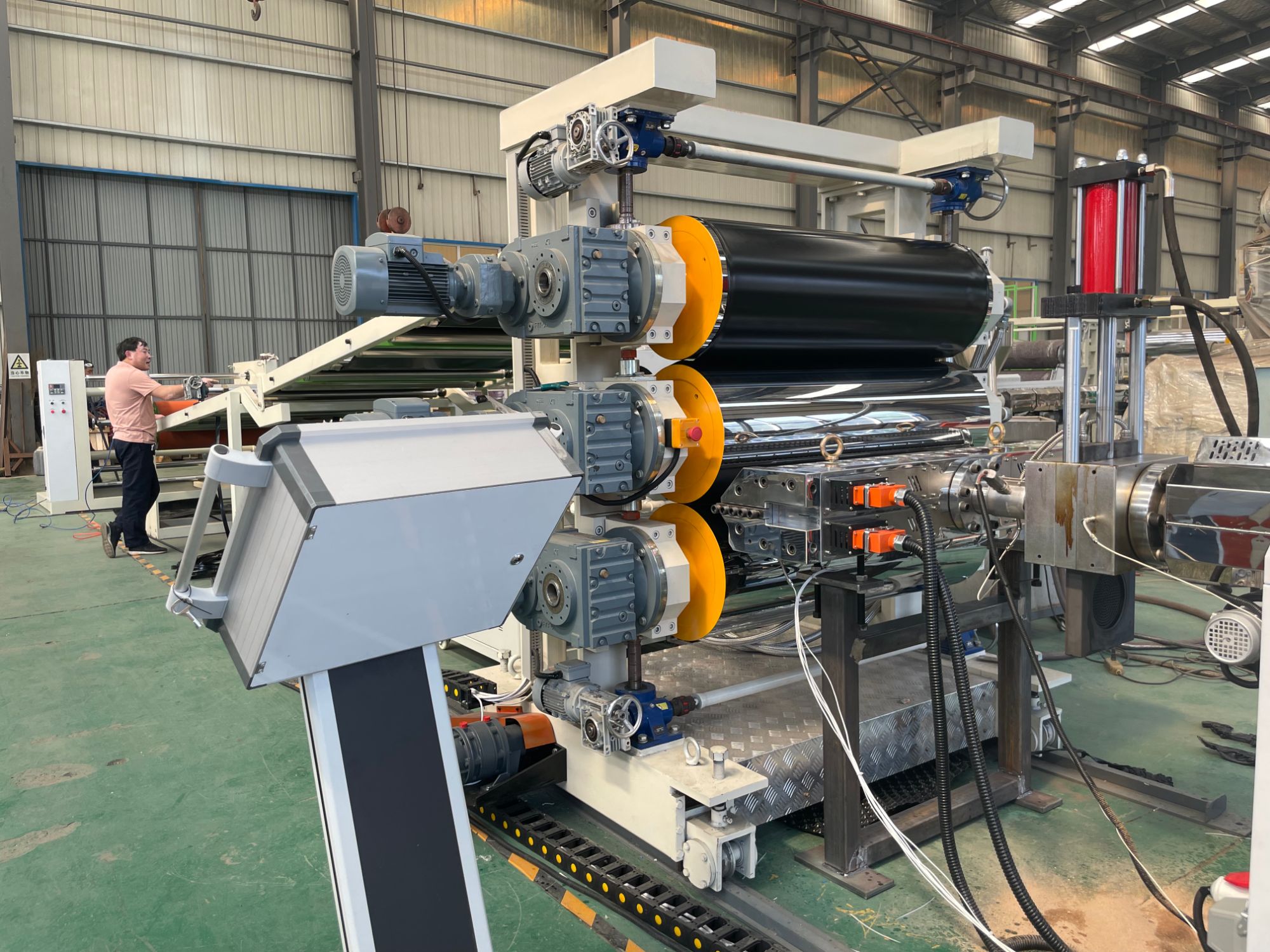 High Speed Plastic Sheet Machine Benefits and Top Applications